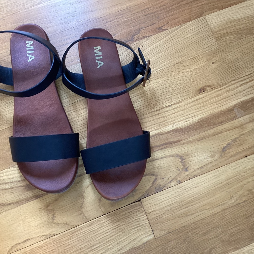 MIA Black and Brown Sandals Comfortable Summer Footwear